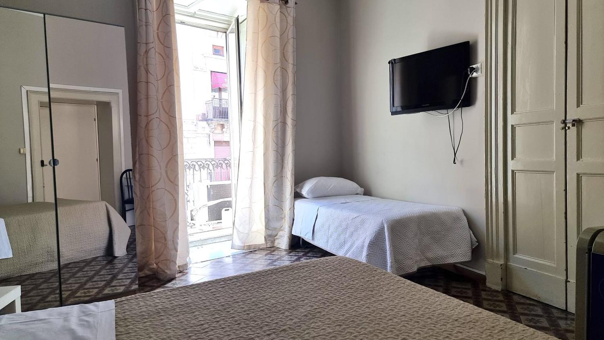 Bed and Breakfast Cortile Stesicoro Катания Экстерьер фото